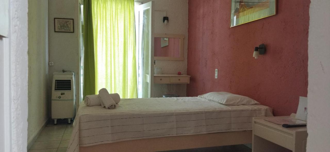 Cleo Rooms 250M From The Beach Mália Exterior foto